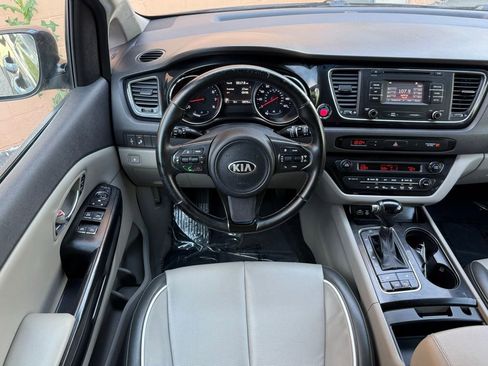 Used 2016 Kia Sedona EX FWD image 24