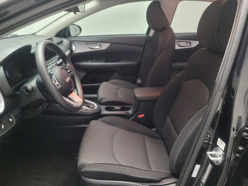 Used 2024 Kia Forte LXS w/ LXS Technology Package FWD image 17