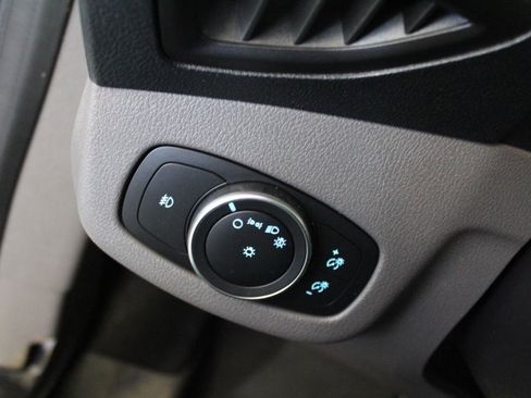 Used 2019 Ford Transit Connect XLT image 11