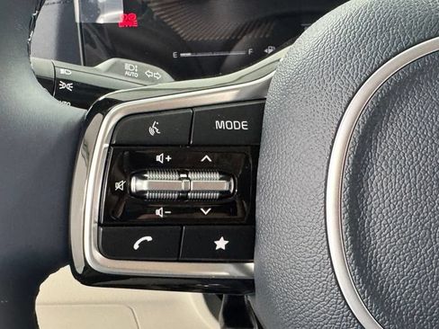 New 2026 Kia Carnival EX FWD image 24