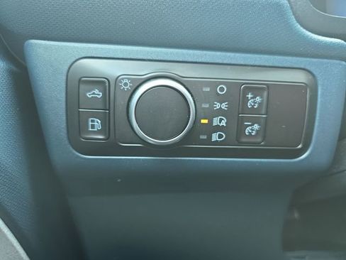 Used 2025 Ford Maverick XLT w/ Equipment Group 301A AWD/4WD image 27