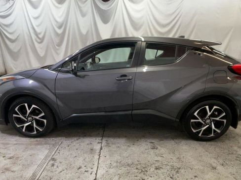 Used 2018 Toyota C-HR XLE FWD image 5