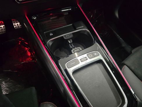 Used 2025 Mercedes-Benz GLB 35 AMG 4MATIC image 26