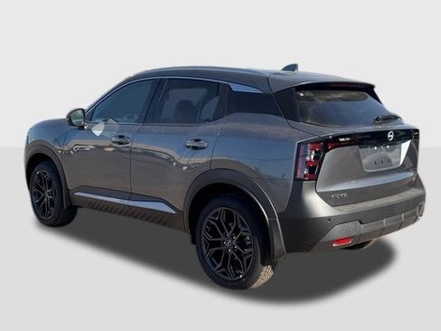 New 2025 Nissan Kicks SR image 3