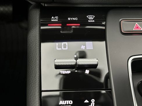 Certified 2025 Porsche Macan image 19