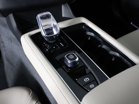 New 2026 Volvo XC90 T8 Plus AWD/4WD image 7