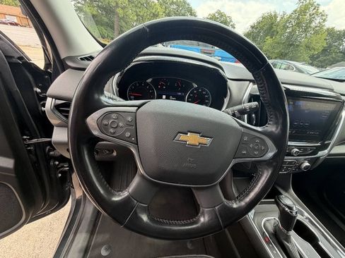 Used 2020 Chevrolet Traverse LT w/ LT Premium Package AWD/4WD image 11