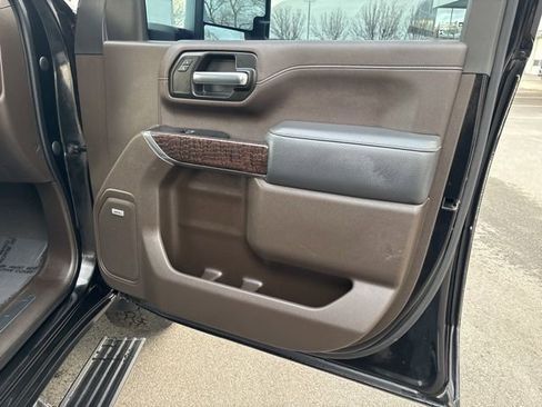 Used 2023 GMC Sierra 3500 Denali w/ Denali Black Diamond Edition image 35