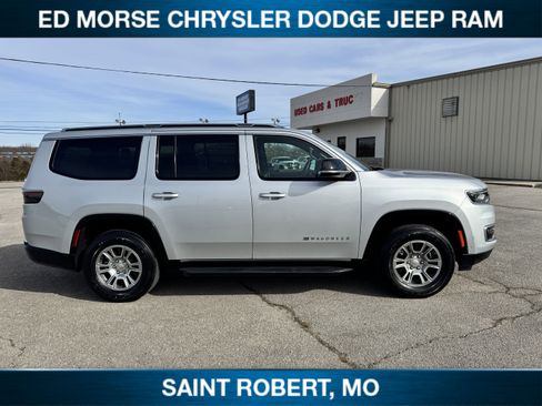 Used 2023 Jeep Wagoneer 4WD image 7