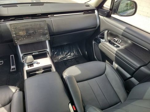 Used 2024 Land Rover Range Rover SE AWD/4WD image 19