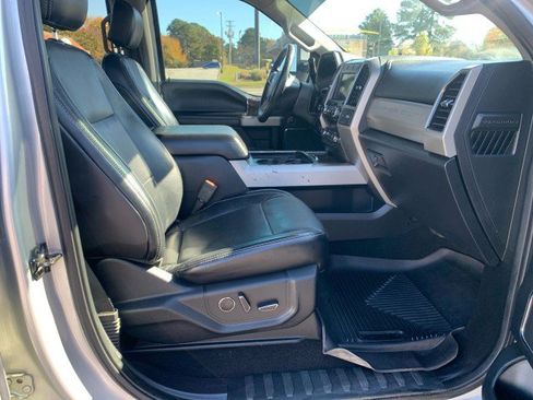 Used 2019 Ford F250 Lariat w/ Lariat Ultimate Package AWD/4WD image 19