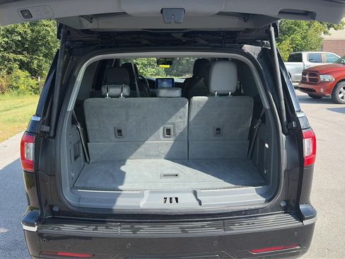 Used 2018 Lincoln Navigator Reserve w/ Technology Package AWD/4WD image 5