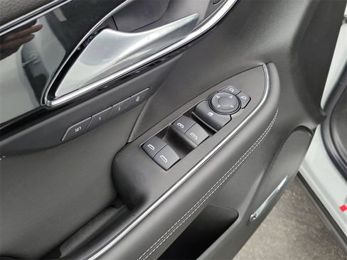 Used 2025 Buick Envision Preferred image 23