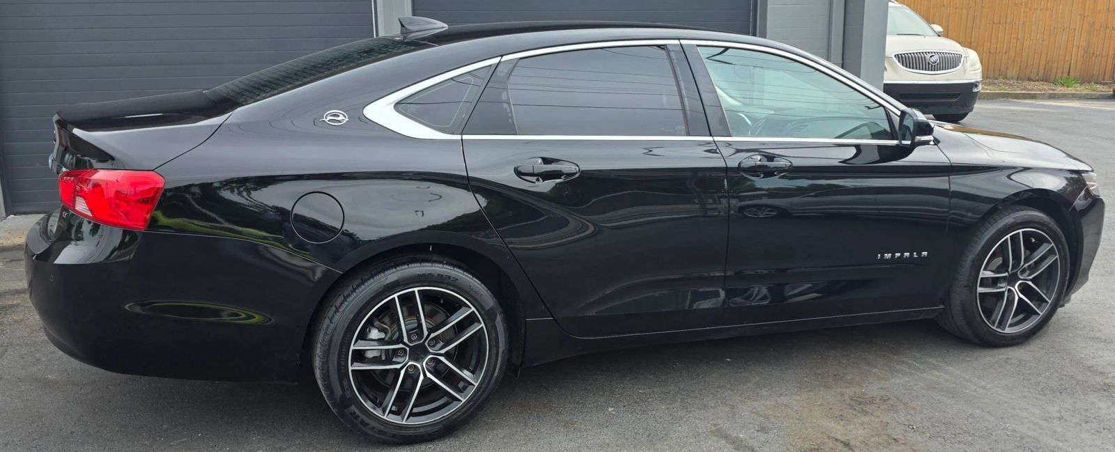 Used 2017 Chevrolet Impala LT w/ Convenience Package FWD image 11