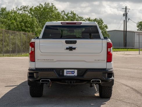 Used 2025 Chevrolet Silverado 1500 Custom Trail Boss w/ LPO, Dark Essentials Package AWD/4WD image 6