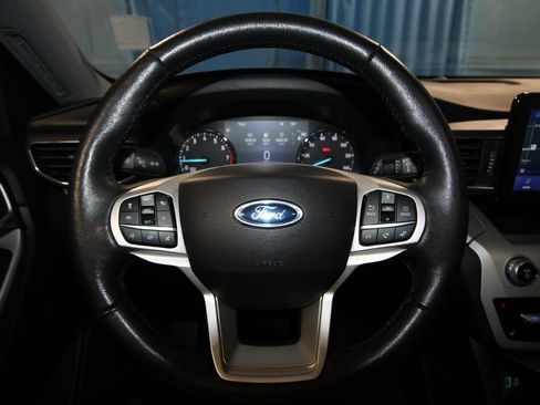 Used 2024 Ford Explorer XLT w/ Equipment Group 202A AWD/4WD image 11