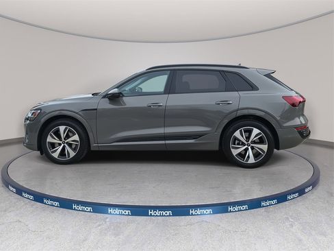 Certified 2024 Audi Q8 e-tron Premium image 7