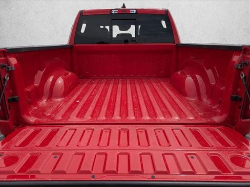 Used 2022 RAM 1500 Laramie AWD/4WD image 6