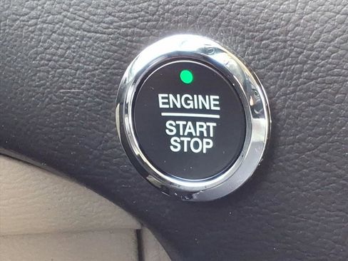 Used 2023 Ford Edge Titanium image 18