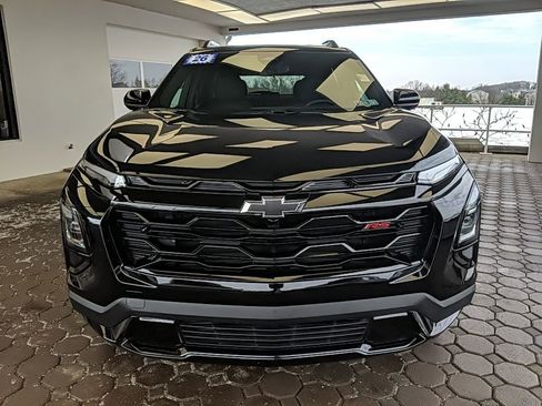 Used 2026 Chevrolet Equinox RS image 2