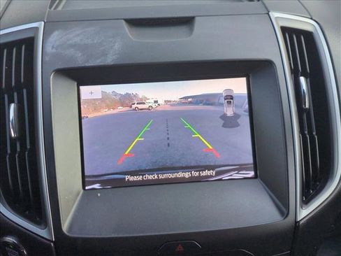 Used 2020 Ford Edge SE image 13