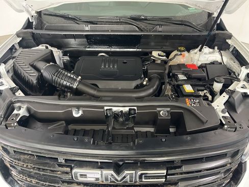 Used 2023 GMC Acadia SLT w/ Elevation Edition FWD image 9