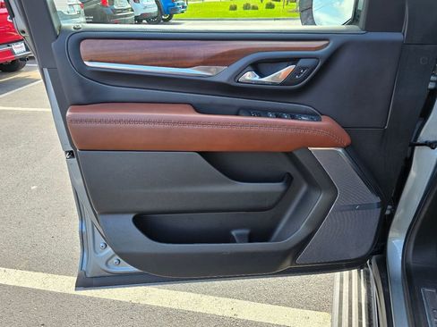 Certified 2023 GMC Yukon XL Denali Ultimate w/ LPO, Floor Liner Package AWD/4WD image 15