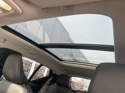 Certified 2025 Volvo XC40 B5 Core image 25