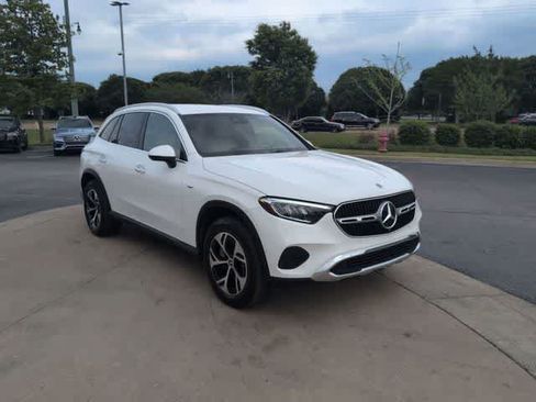 Used 2025 Mercedes-Benz GLC 350e 4MATIC image 8