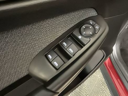 Used 2024 Chevrolet TrailBlazer LT w/ LT Cold Weather Package AWD/4WD image 10