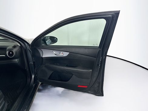 Used 2024 Kia Forte LXS w/ LXS Technology Package image 30