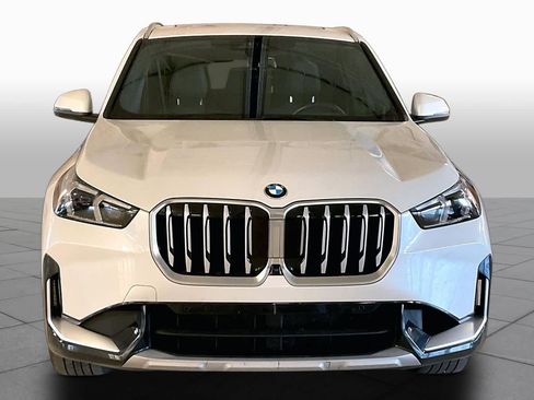 Used 2025 BMW X1 xDrive28i AWD/4WD image 3