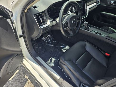Used 2020 Volvo S60 T5 Momentum FWD image 15