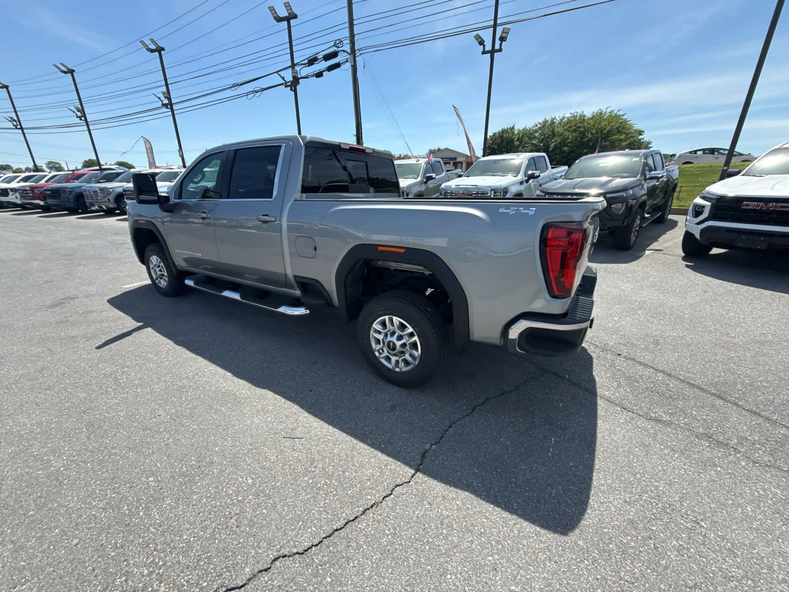 New 2026 GMC Sierra 2500 SLE w/ SLE Value Package; AWD/4WD image 7