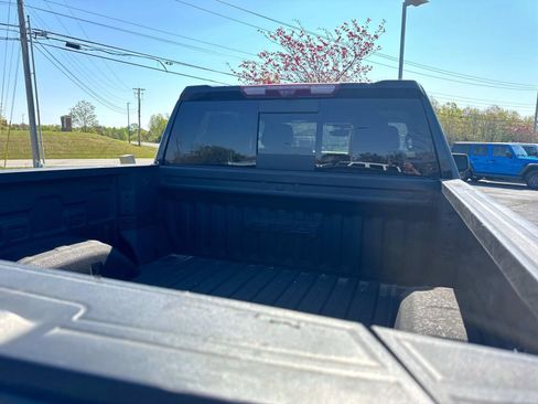 Used 2024 GMC Sierra 1500 AT4 w/ Technology Package AWD/4WD image 13