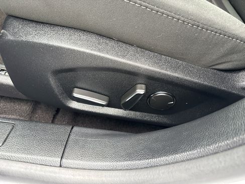 Used 2020 Ford Fusion SE image 11