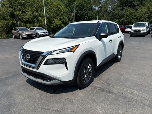 Used 2023 Nissan Rogue S FWD image 7