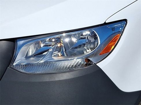 Used 2025 Mercedes-Benz Sprinter 2500 image 9