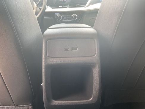 Used 2025 Chevrolet Trax LT w/ LT Convenience Package FWD image 12