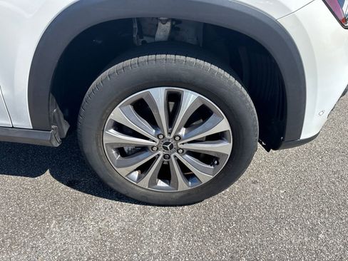 Used 2023 Mercedes-Benz GLE 350 4MATIC w/ Premium Package image 12