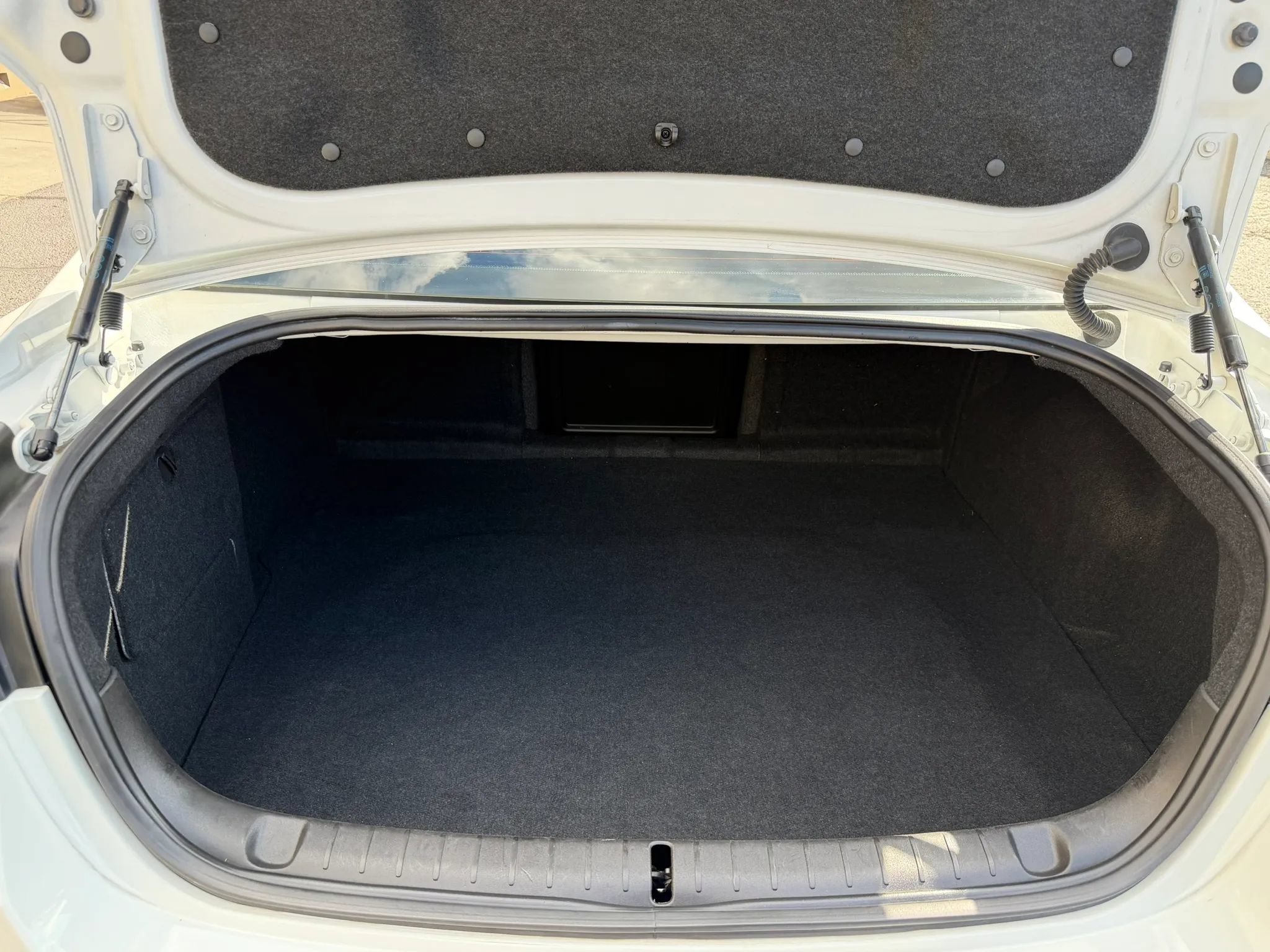 Used 2014 Chevrolet SS RWD image 23