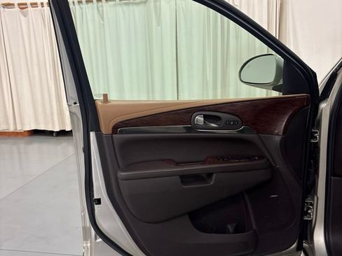 Used 2015 Buick Enclave Leather FWD image 16
