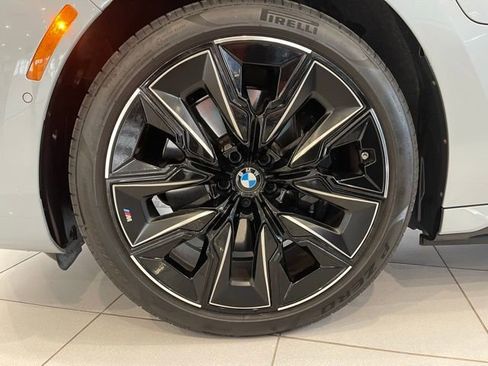 Used 2025 BMW 750e xDrive image 5