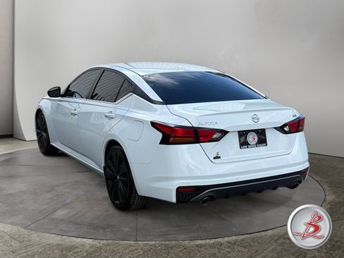 Used 2022 Nissan Altima 2.5 SR FWD image 5