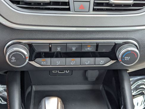 Used 2025 Nissan Altima 2.5 SR FWD image 27