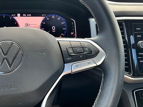 Used 2021 Volkswagen Atlas SEL image 24