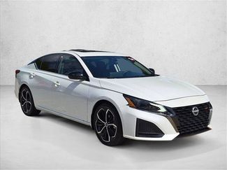 Used 2024 Nissan Altima 2.5 SR w/ SR Premium Package FWD video 3