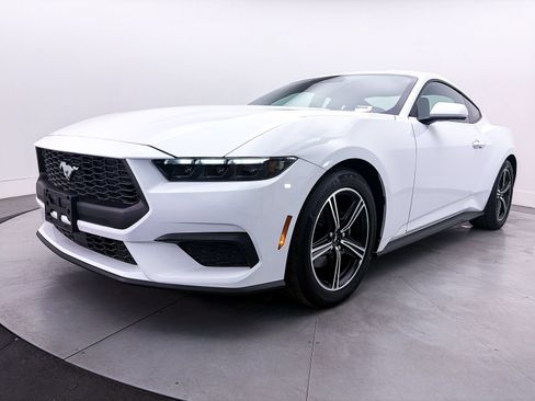 Used 2025 Ford Mustang Premium RWD image 11