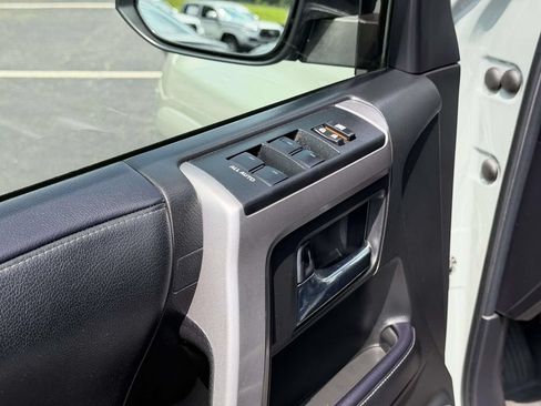 Used 2022 Toyota 4Runner TRD Sport AWD/4WD image 18