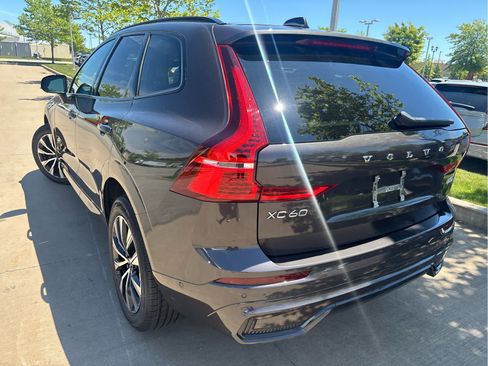 Used 2023 Volvo XC60 B5 Plus AWD/4WD image 5
